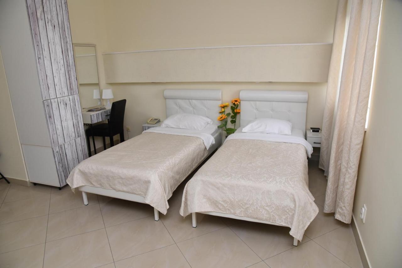 Garni Hotel Dash Novi Sad Exterior foto