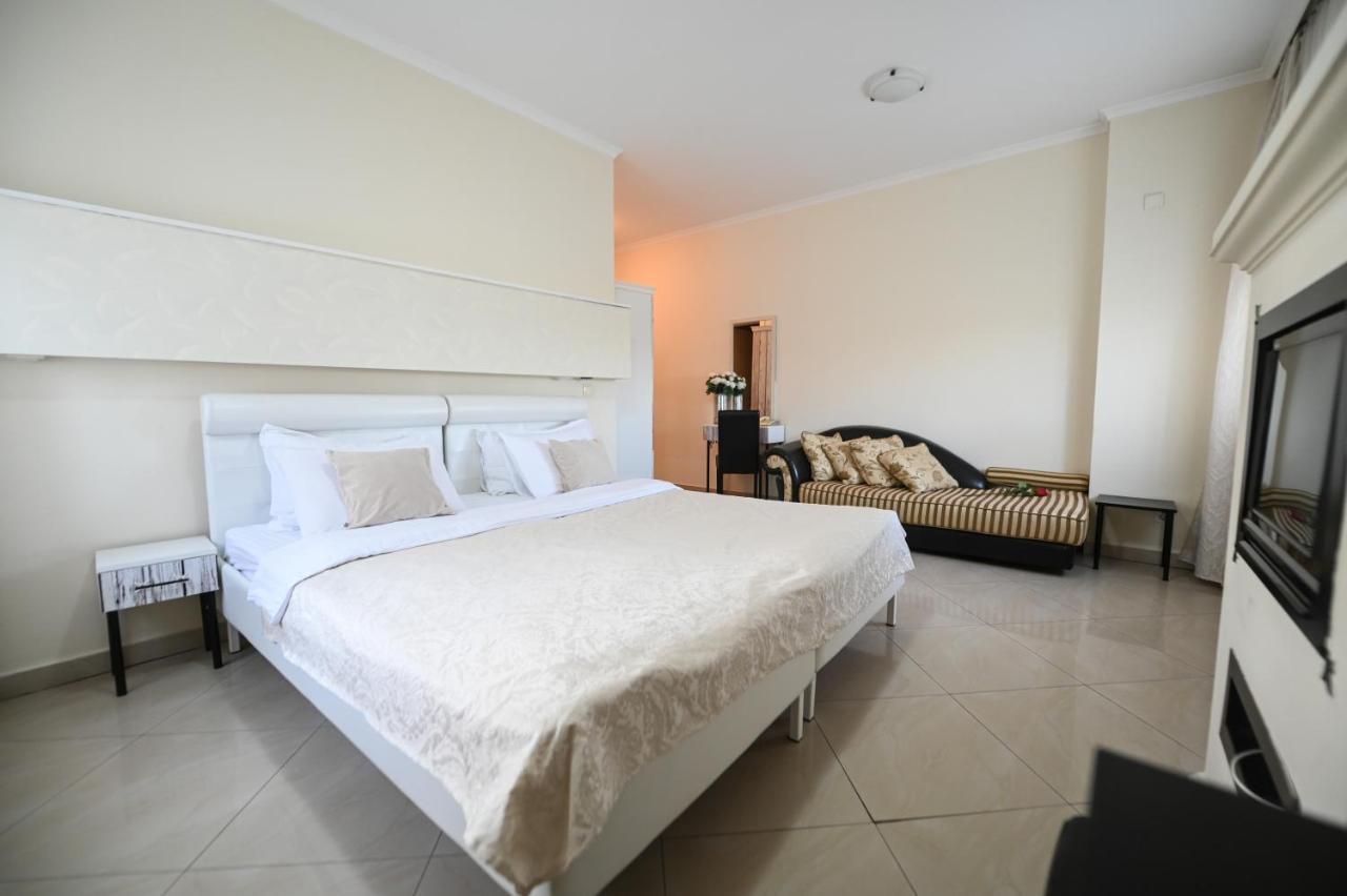 Garni Hotel Dash Novi Sad Exterior foto