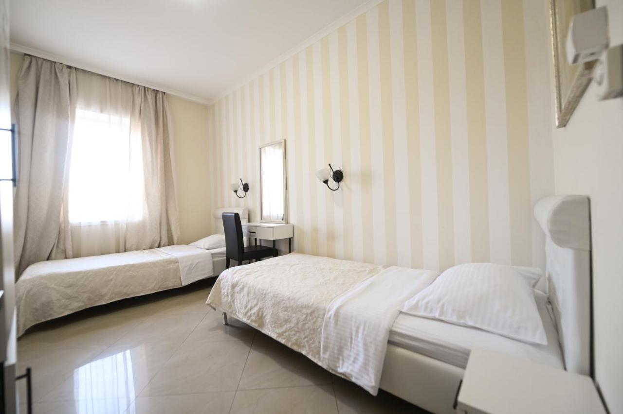 Garni Hotel Dash Novi Sad Exterior foto